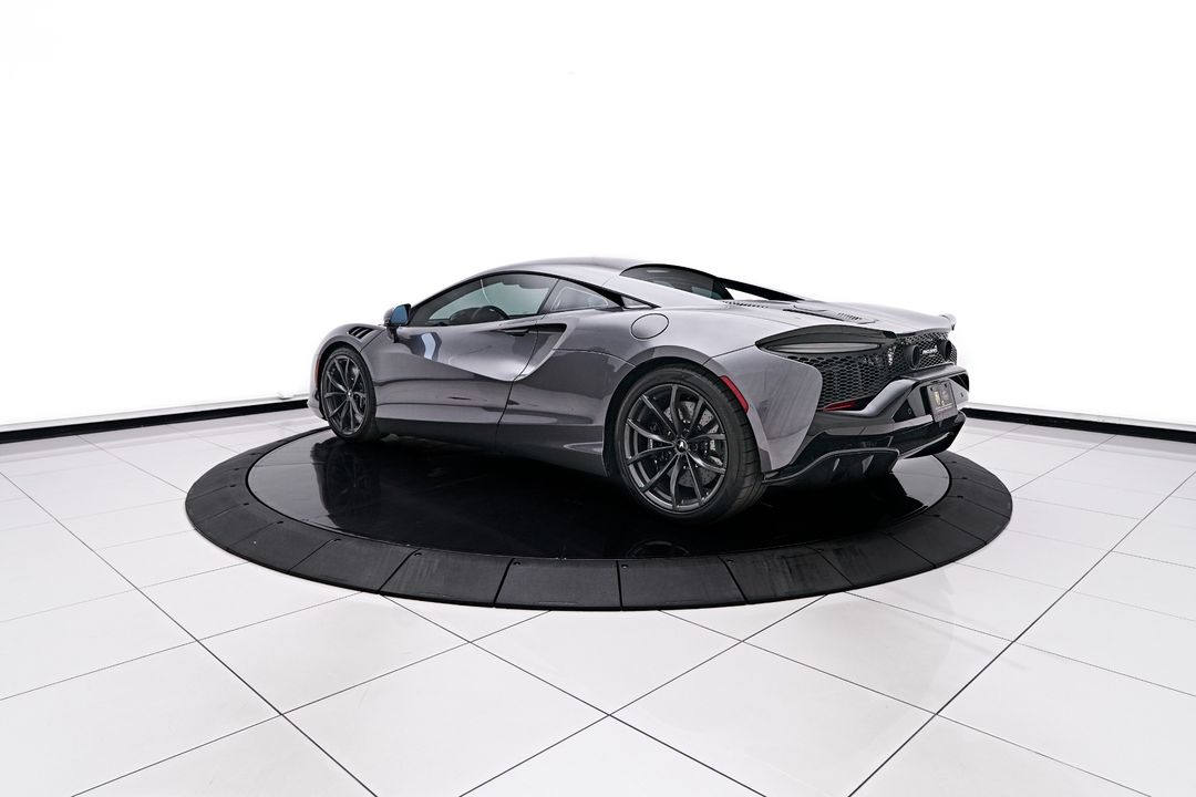 2023 McLaren Artura