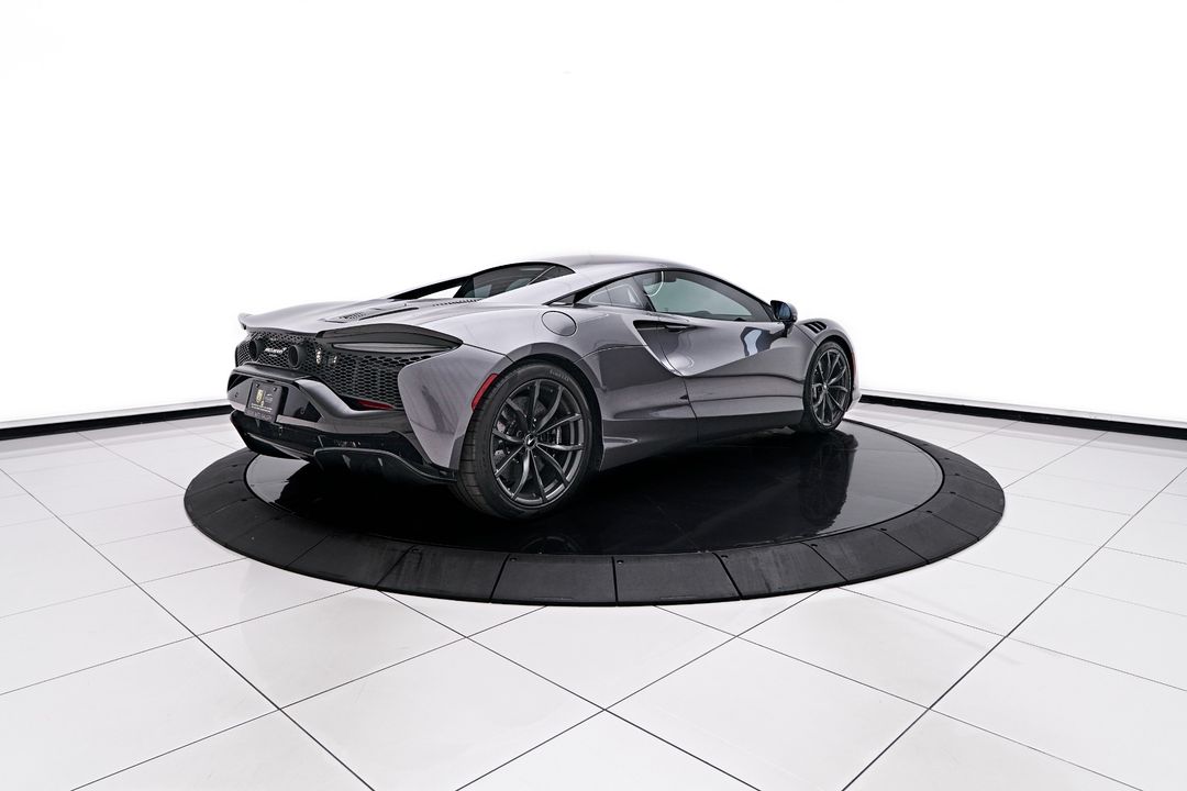 2023 McLaren Artura
