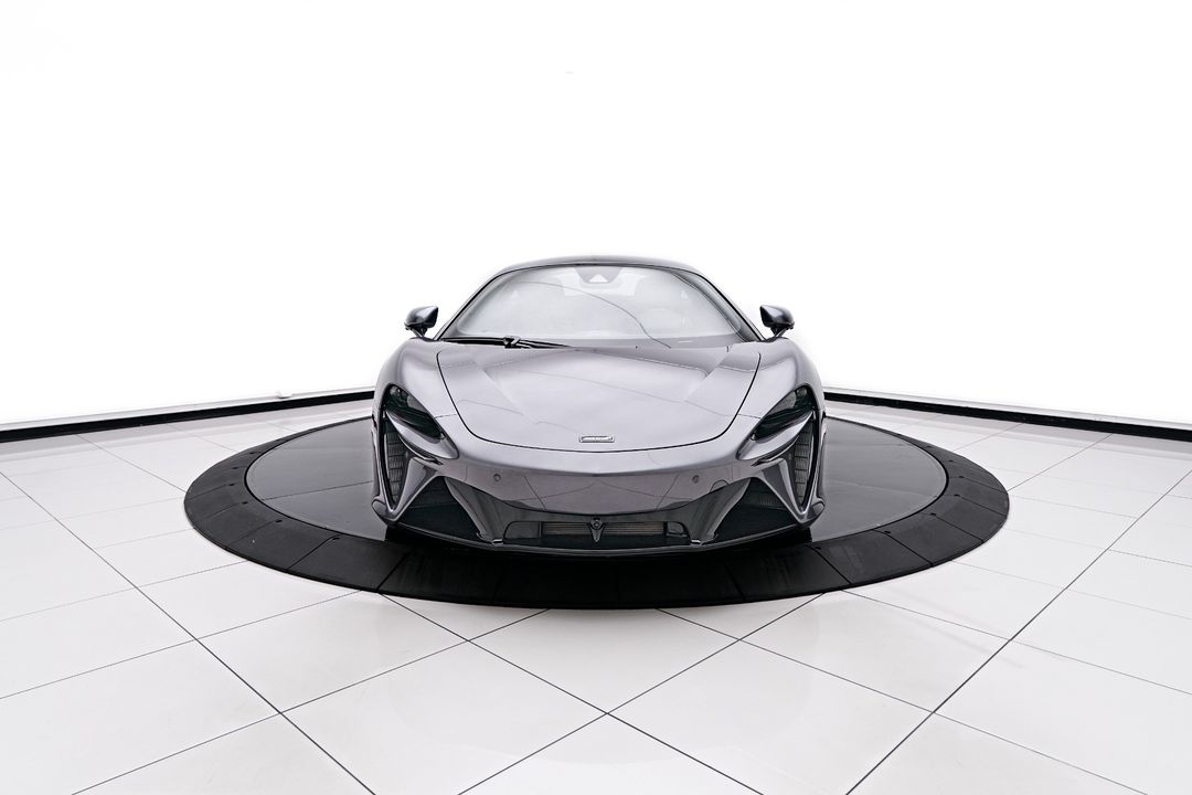 2023 McLaren Artura