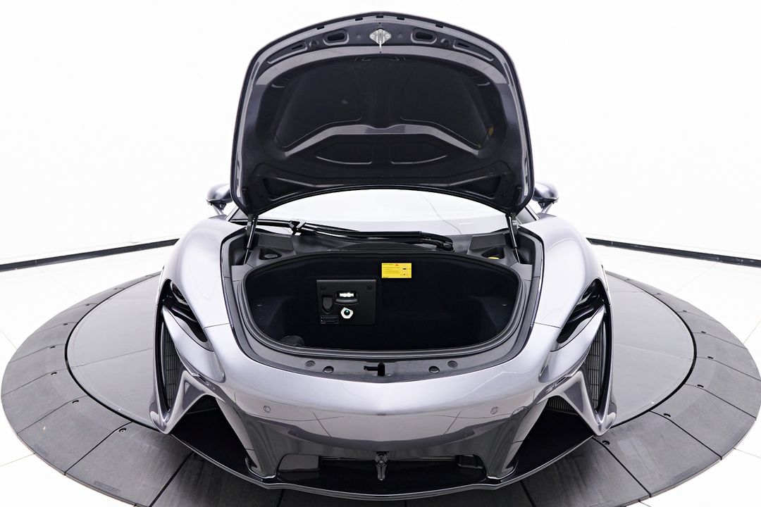 2023 McLaren Artura