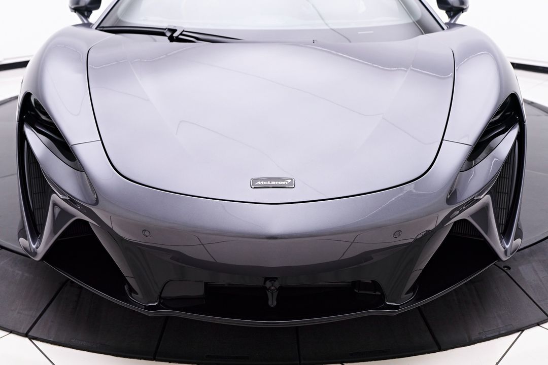 2023 McLaren Artura