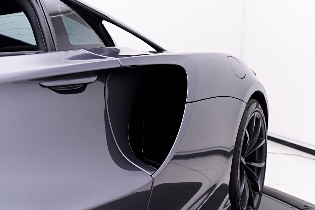 2023 McLaren Artura