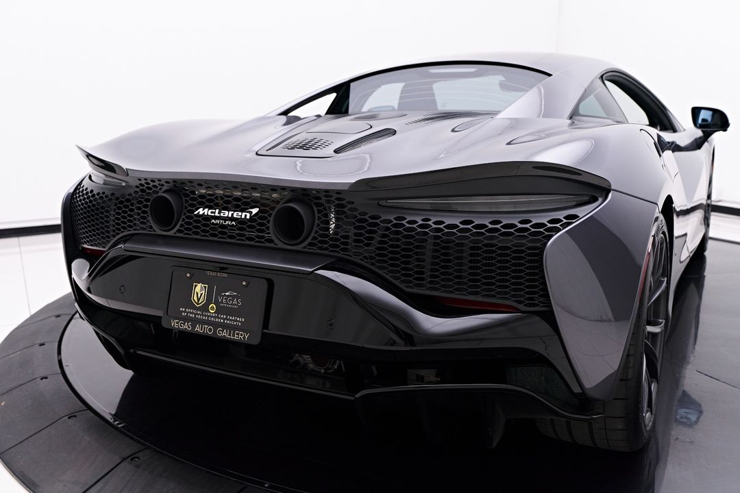 2023 McLaren Artura