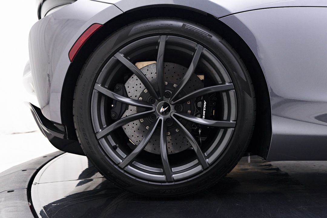 2023 McLaren Artura