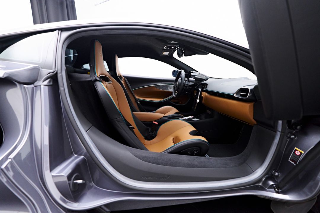 2023 McLaren Artura