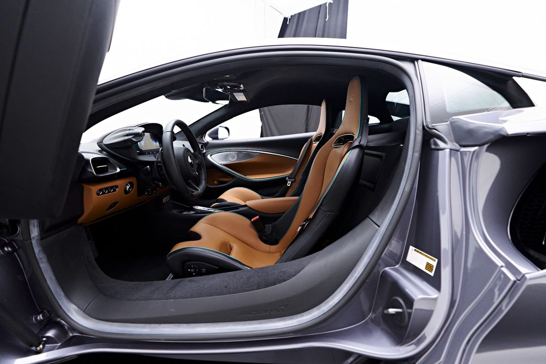 2023 McLaren Artura