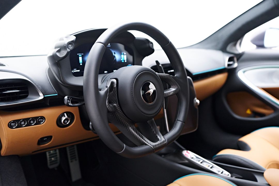 2023 McLaren Artura