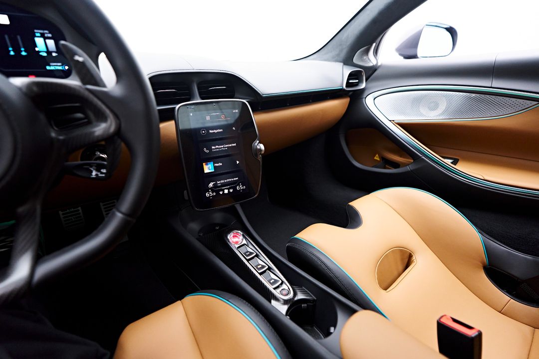2023 McLaren Artura
