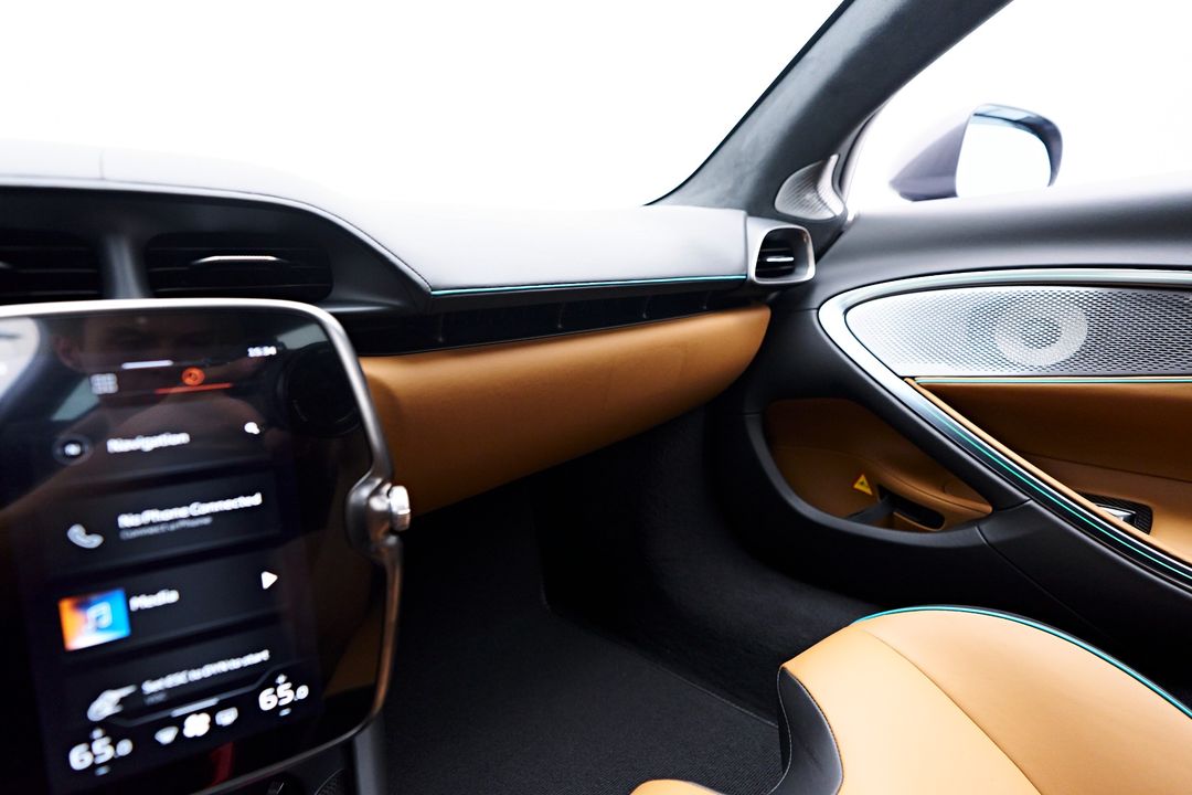 2023 McLaren Artura