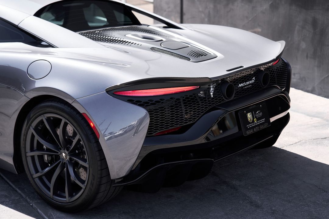 2023 McLaren Artura