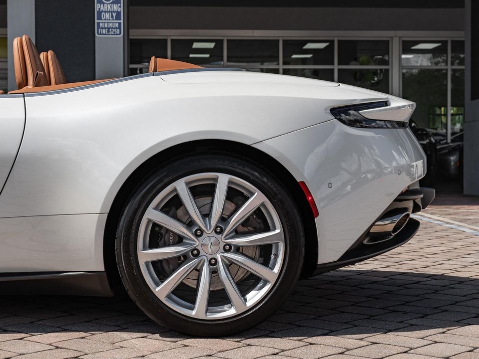 2019 Aston Martin DB11