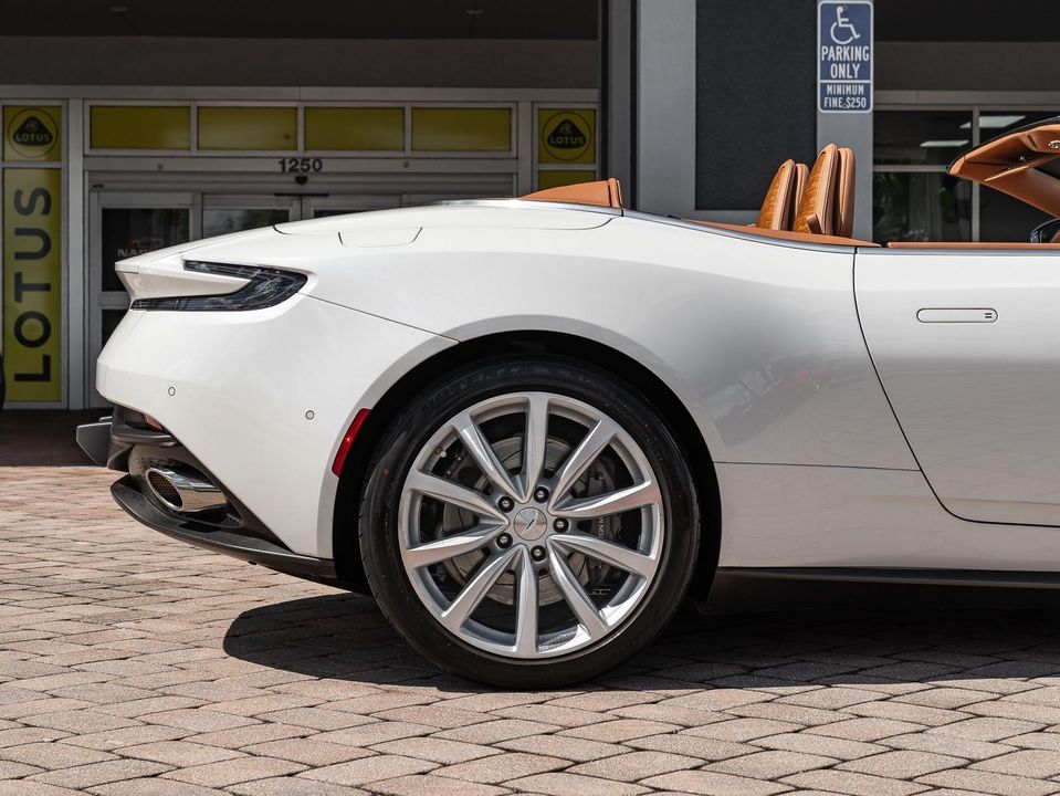 2019 Aston Martin DB11