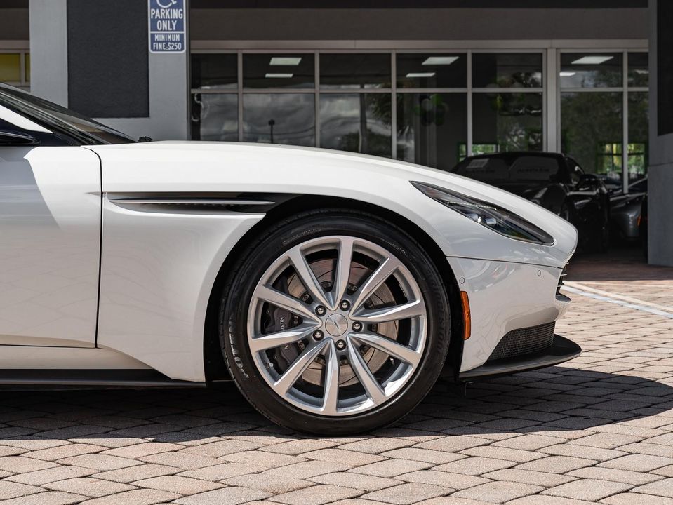 2019 Aston Martin DB11