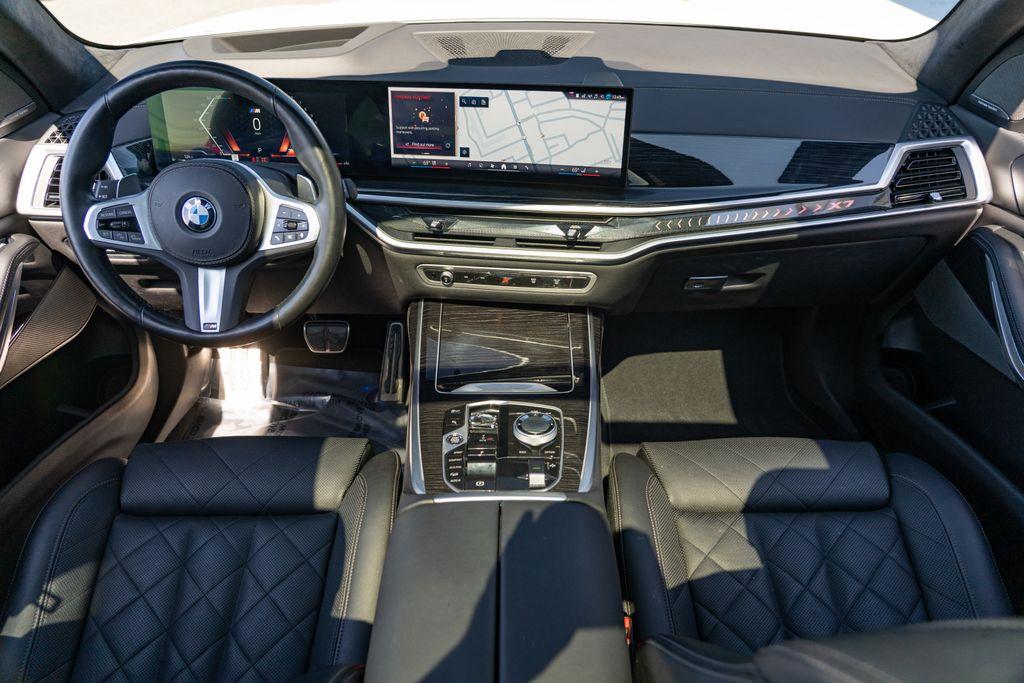 2024 BMW X7