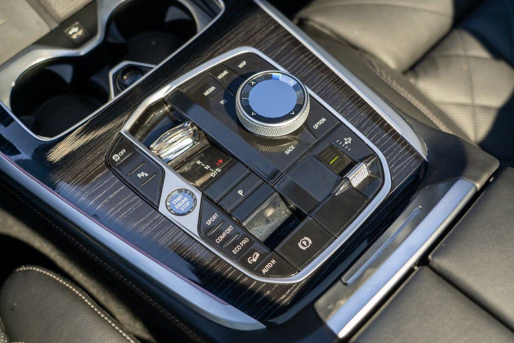 2024 BMW X7