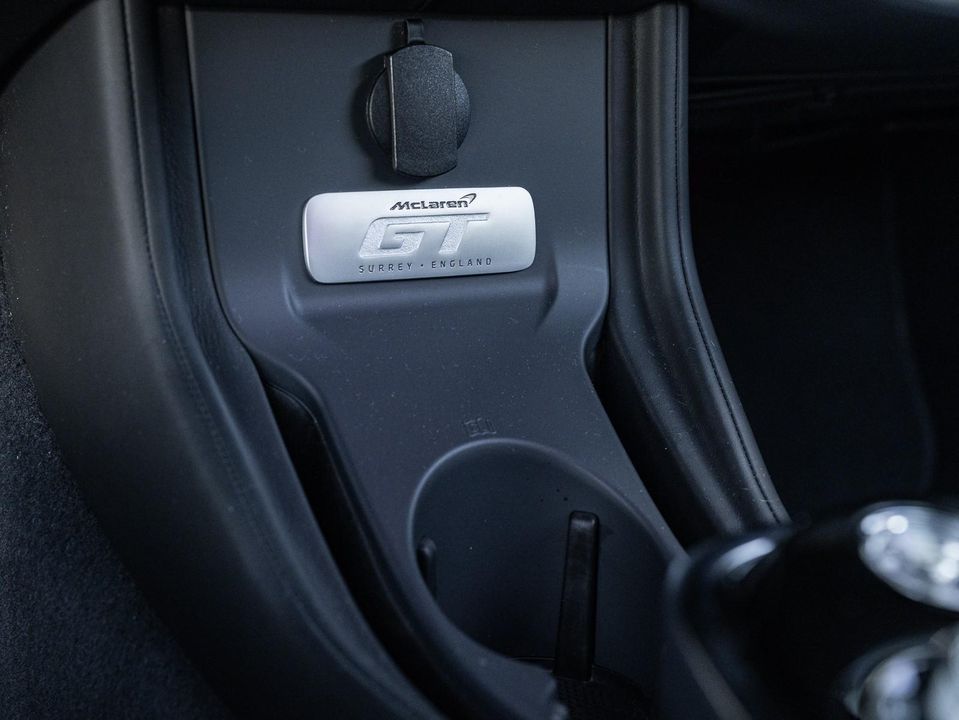 2021 McLaren GT