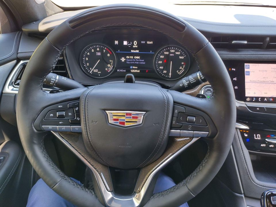 2025 Cadillac XT6