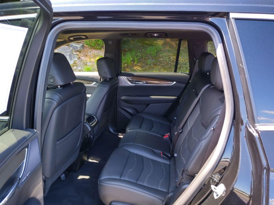 2025 Cadillac XT6