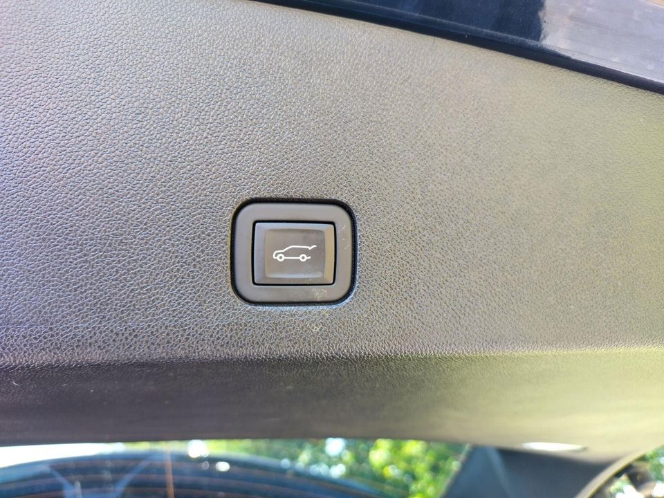 2025 Cadillac XT6