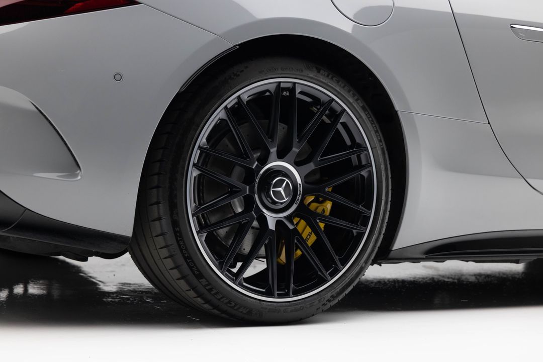 2022 Mercedes-Benz AMG SL 63