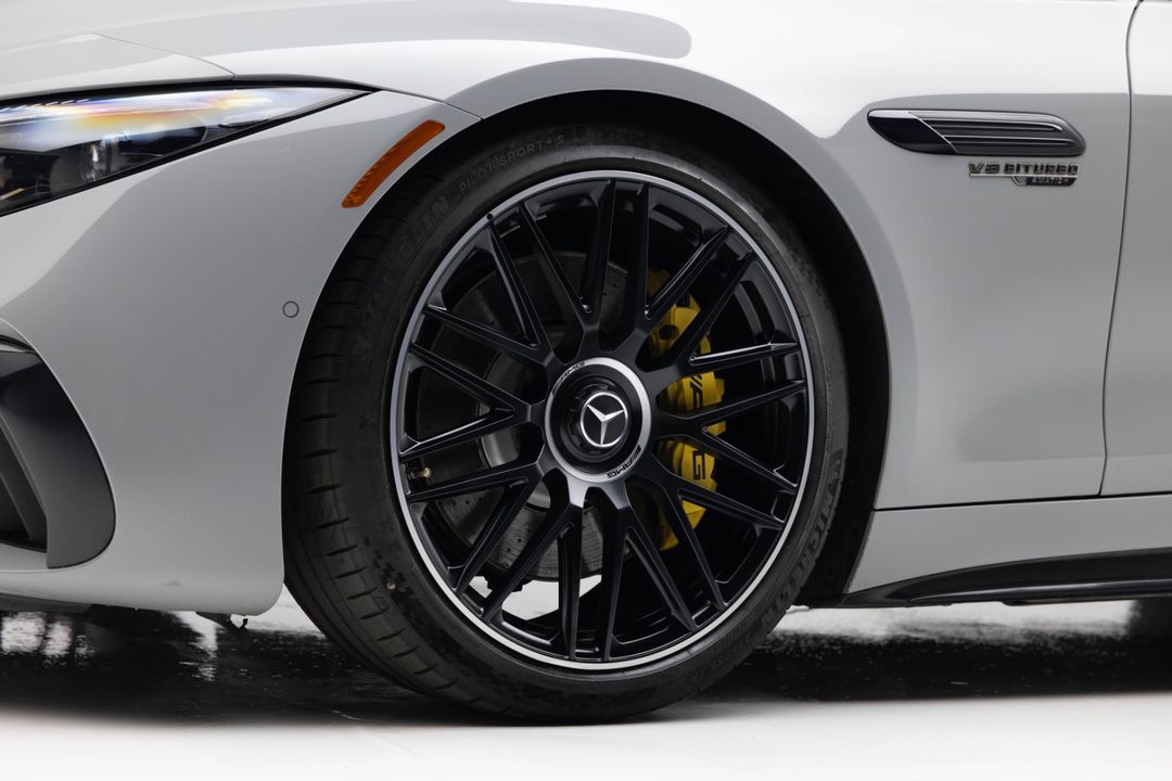 2022 Mercedes-Benz AMG SL 63