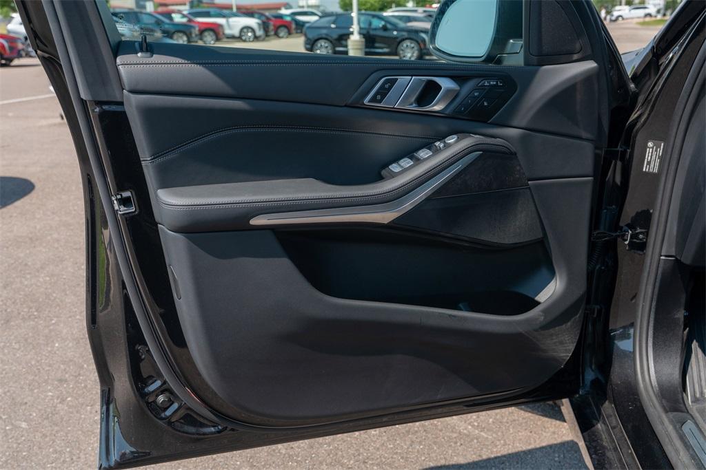 2025 BMW X7