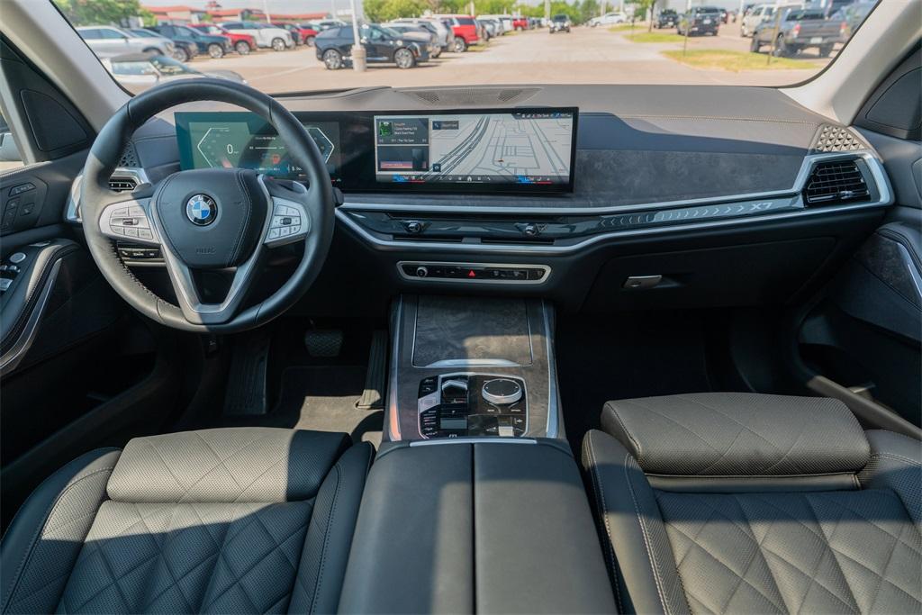 2025 BMW X7