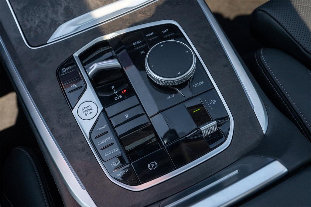 2025 BMW X7