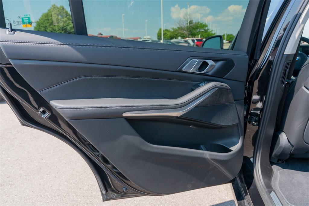 2025 BMW X7