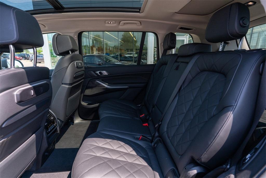 2025 BMW X7