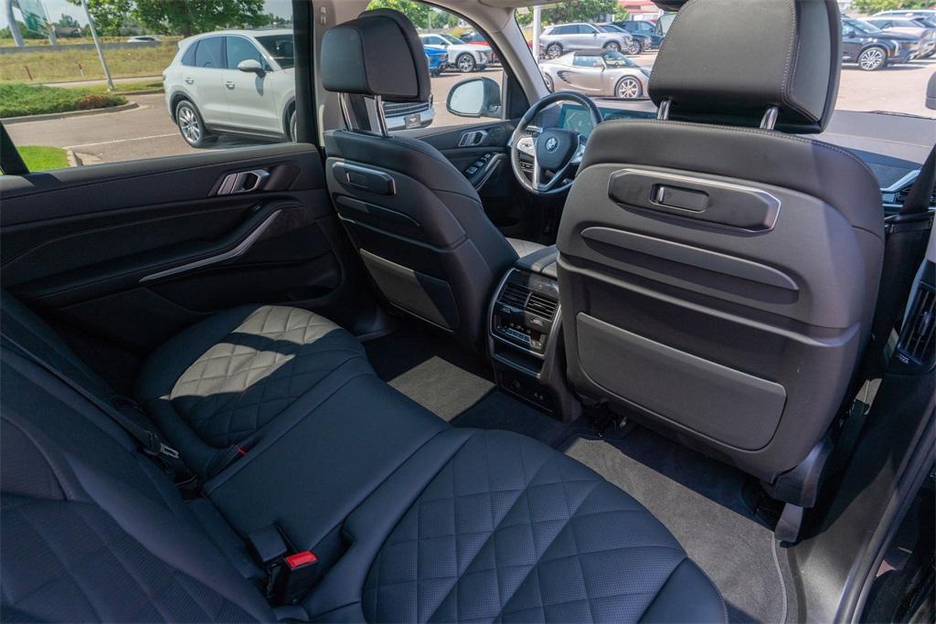 2025 BMW X7