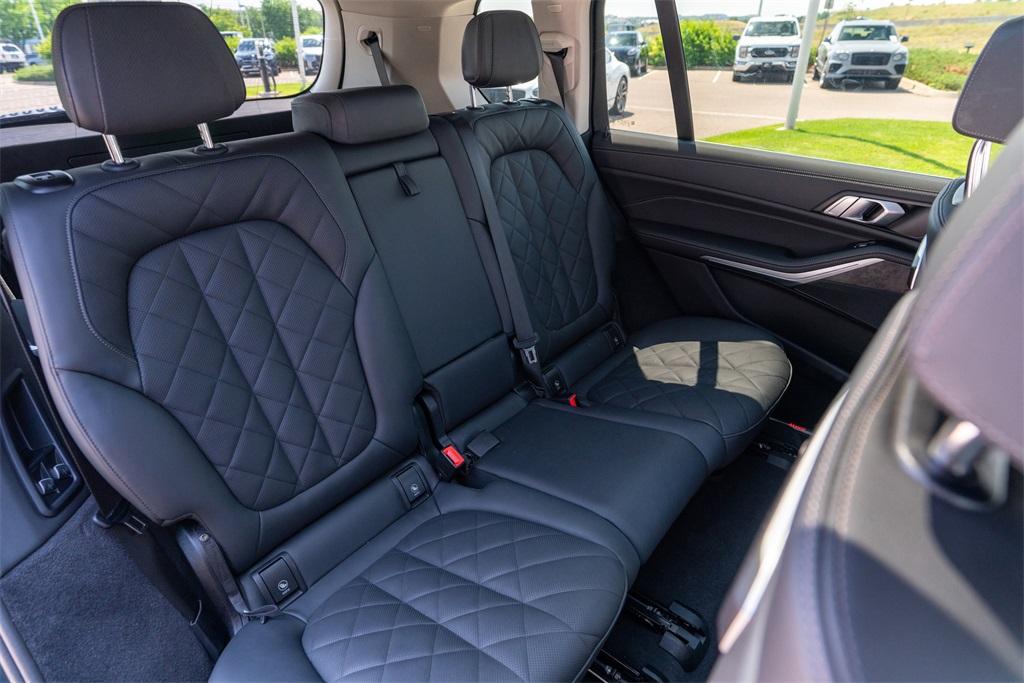 2025 BMW X7