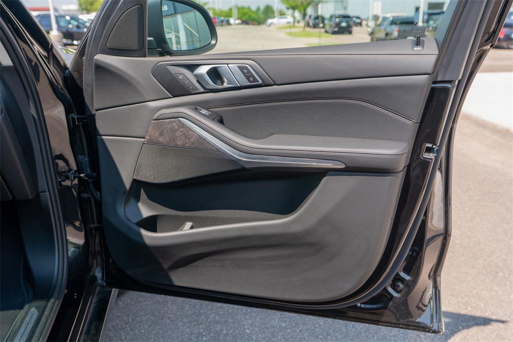 2025 BMW X7