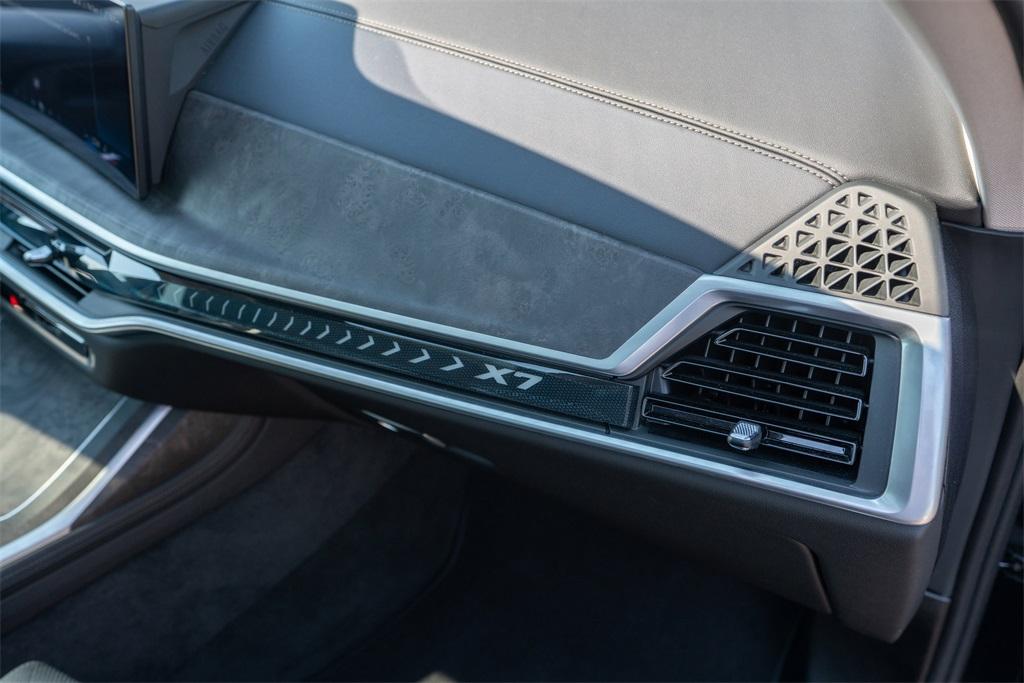 2025 BMW X7