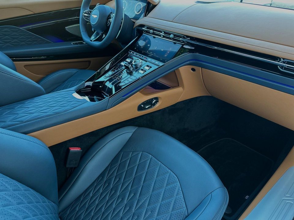 2025 Aston Martin DB12