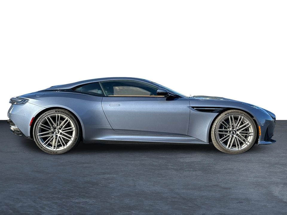 2025 Aston Martin DB12