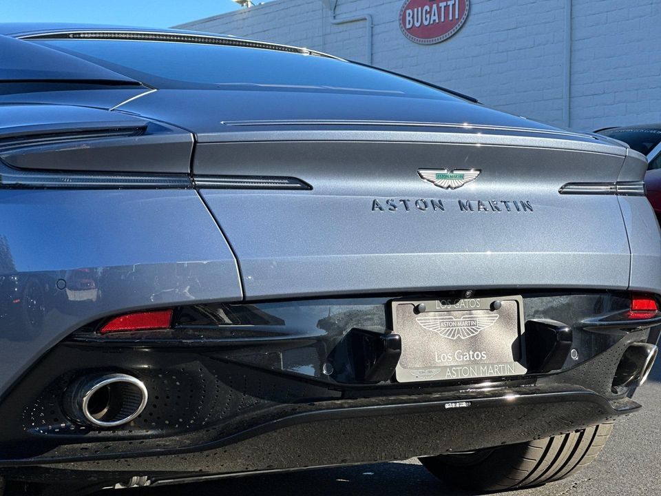 2025 Aston Martin DB12
