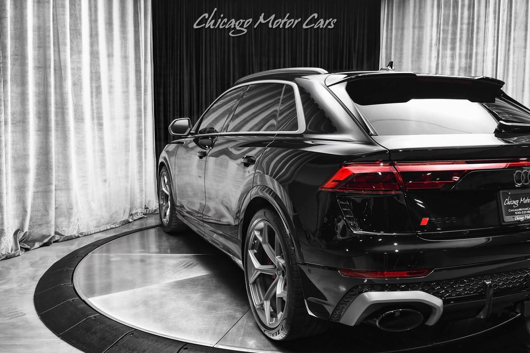 2025 Audi RS Q8 Performance