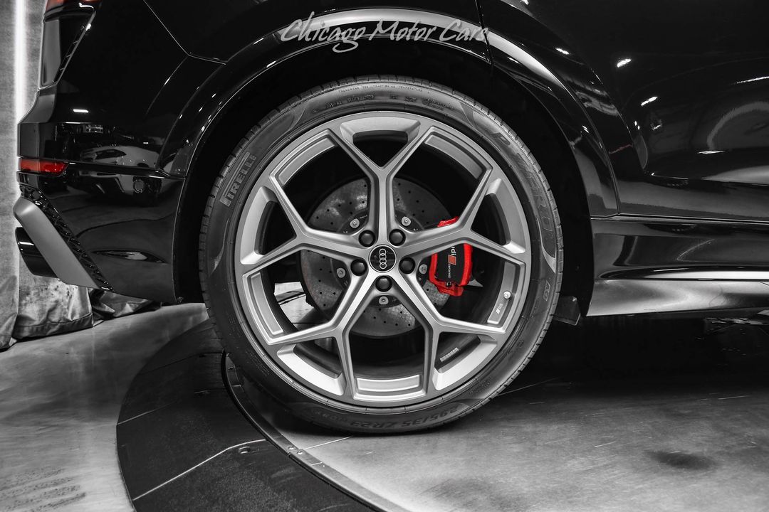 2025 Audi RS Q8 Performance