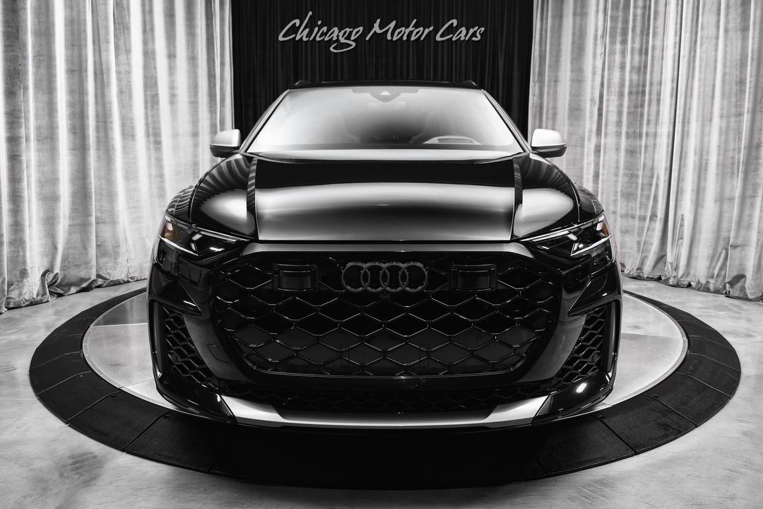 2025 Audi RS Q8 Performance