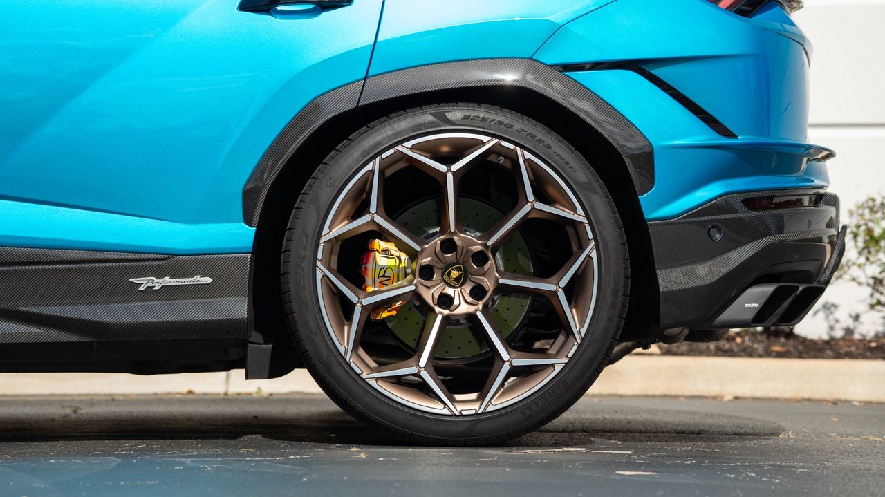 2023 Lamborghini Urus