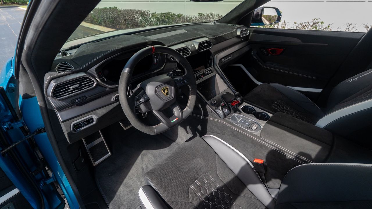 2023 Lamborghini Urus