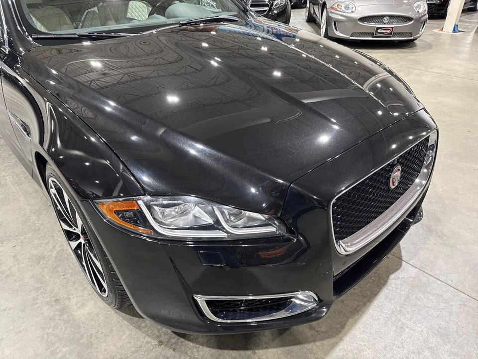 2019 Jaguar XJ