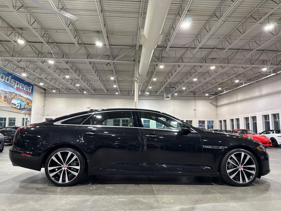 2019 Jaguar XJ