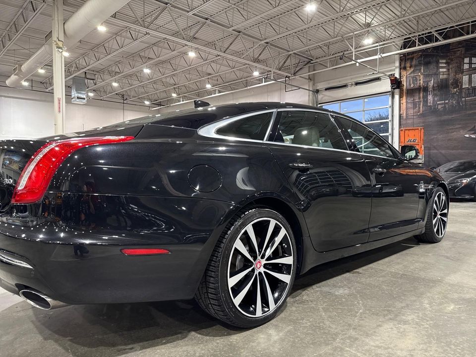 2019 Jaguar XJ