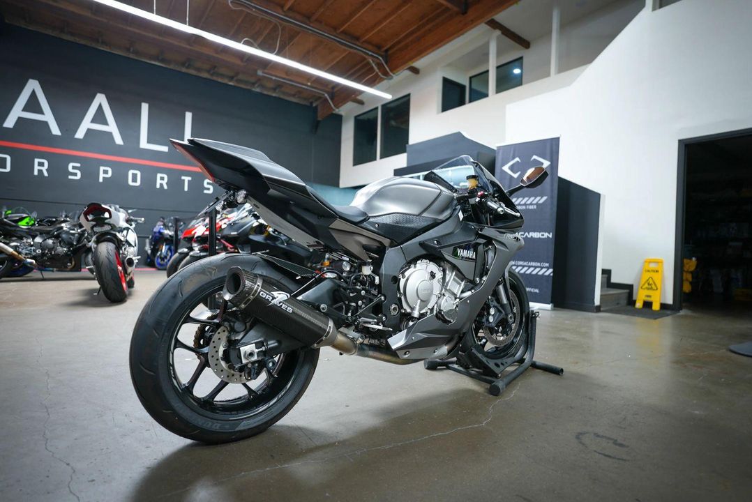 2016 Yamaha YZF-R1