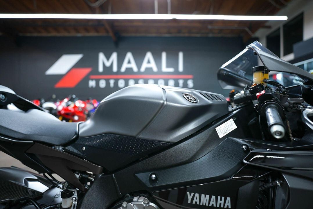 2016 Yamaha YZF-R1