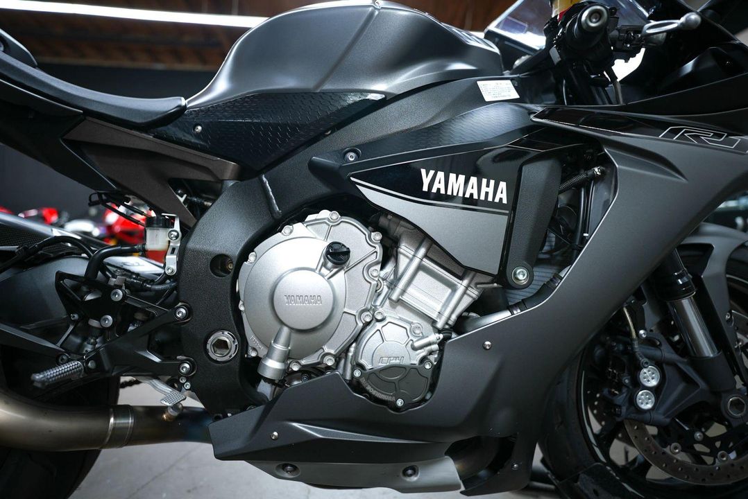 2016 Yamaha YZF-R1