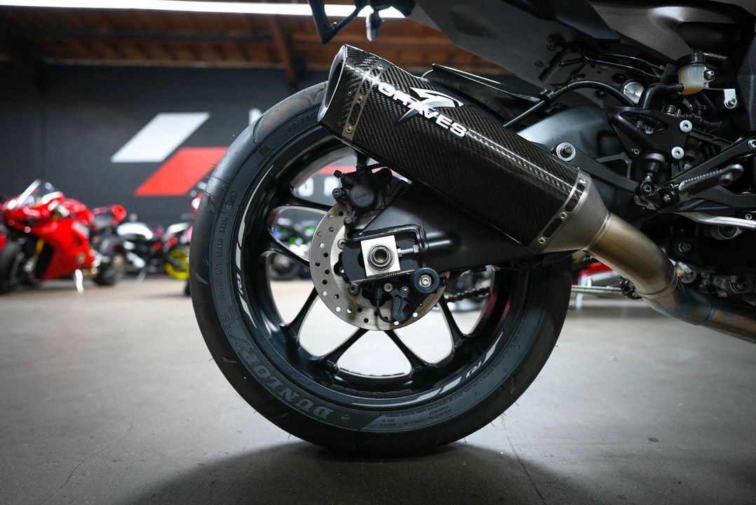 2016 Yamaha YZF-R1