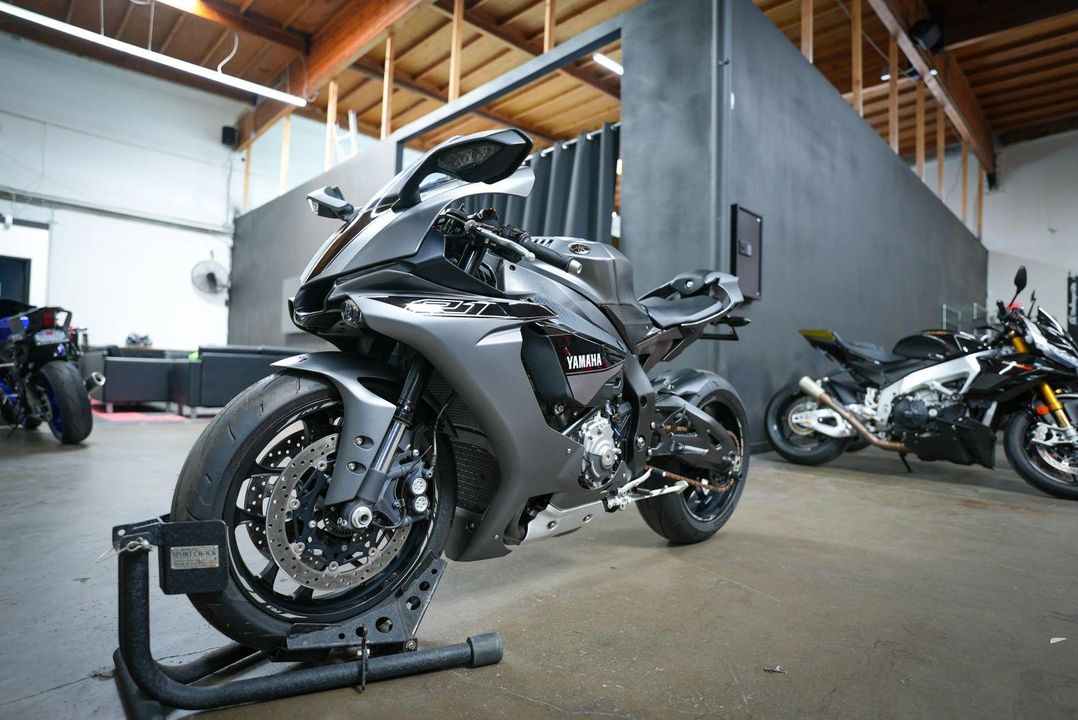 2016 Yamaha YZF-R1